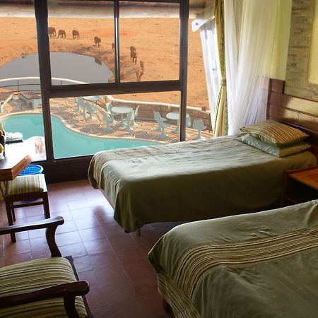 Voi Safari Lodge Bagian luar foto