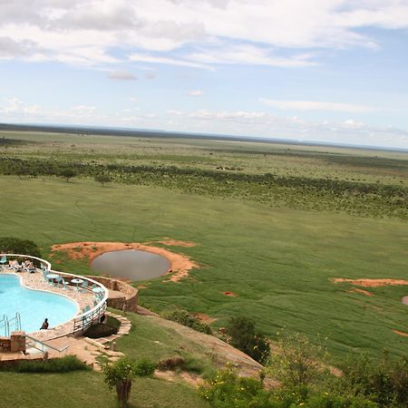 Voi Safari Lodge Bagian luar foto